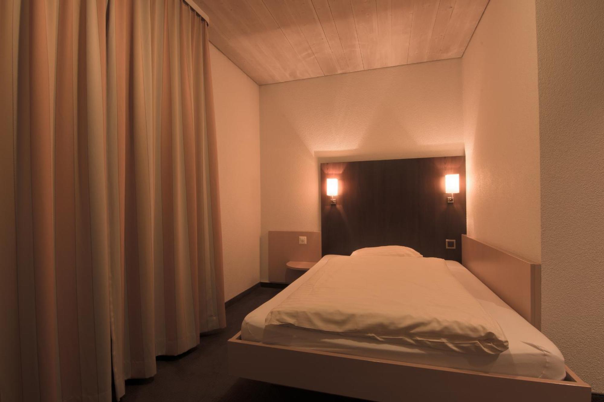 Hotel Zum Goldenen Kreuz Frauenfeld Room photo
